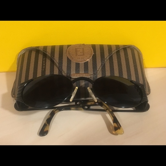 Fendi FS 142 sunglasses - Picture 3 of 12